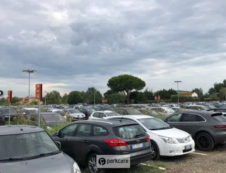 Parcheggio P4 Aeroporto Pisa foto 4